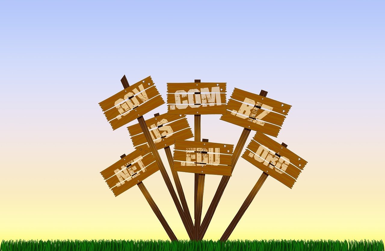 Where to Sell Old Domains (2025) Best Marketplaces Compared — Fast or High-Value Sales